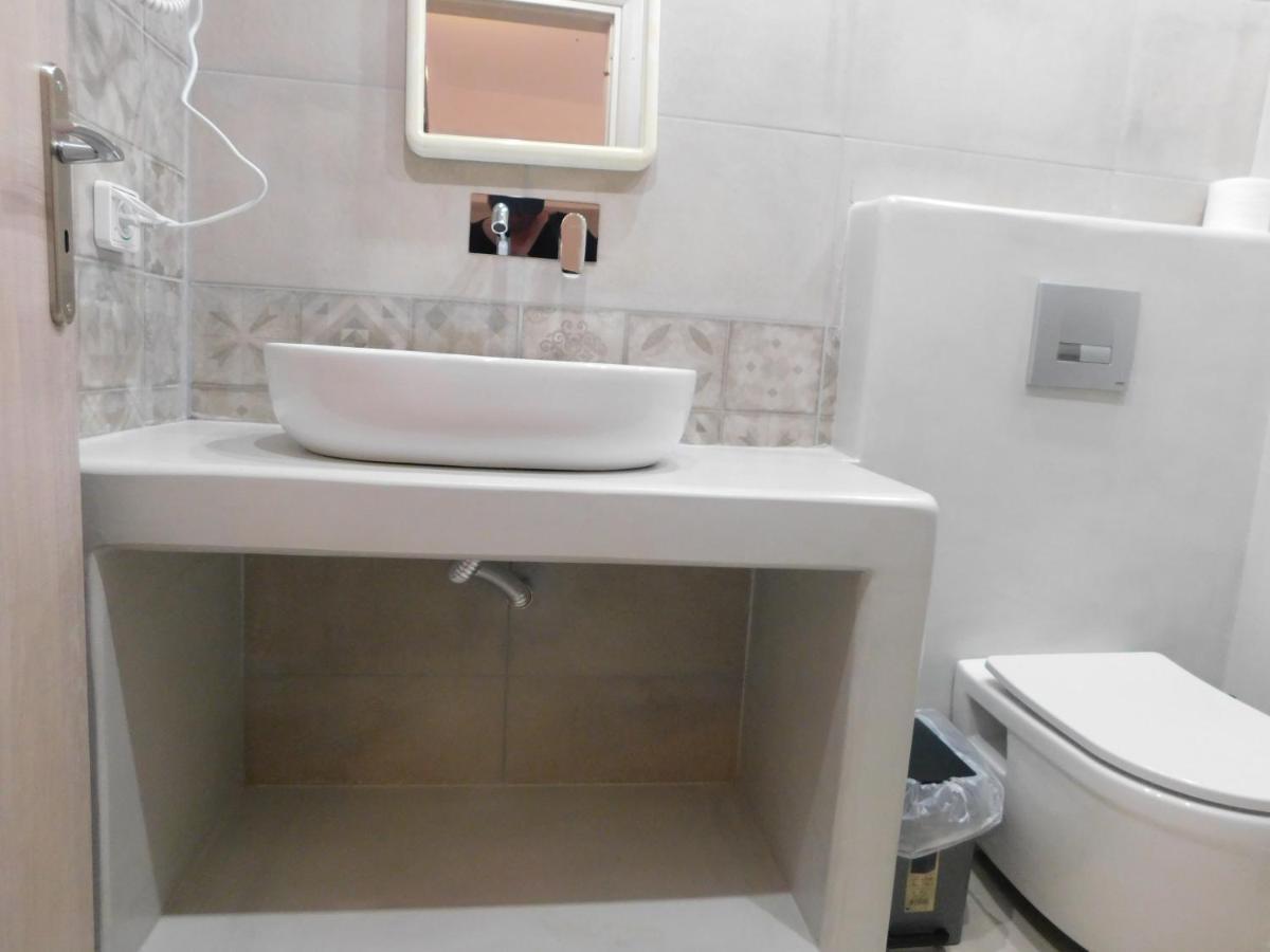 Fira Memorable Hotel Luaran gambar